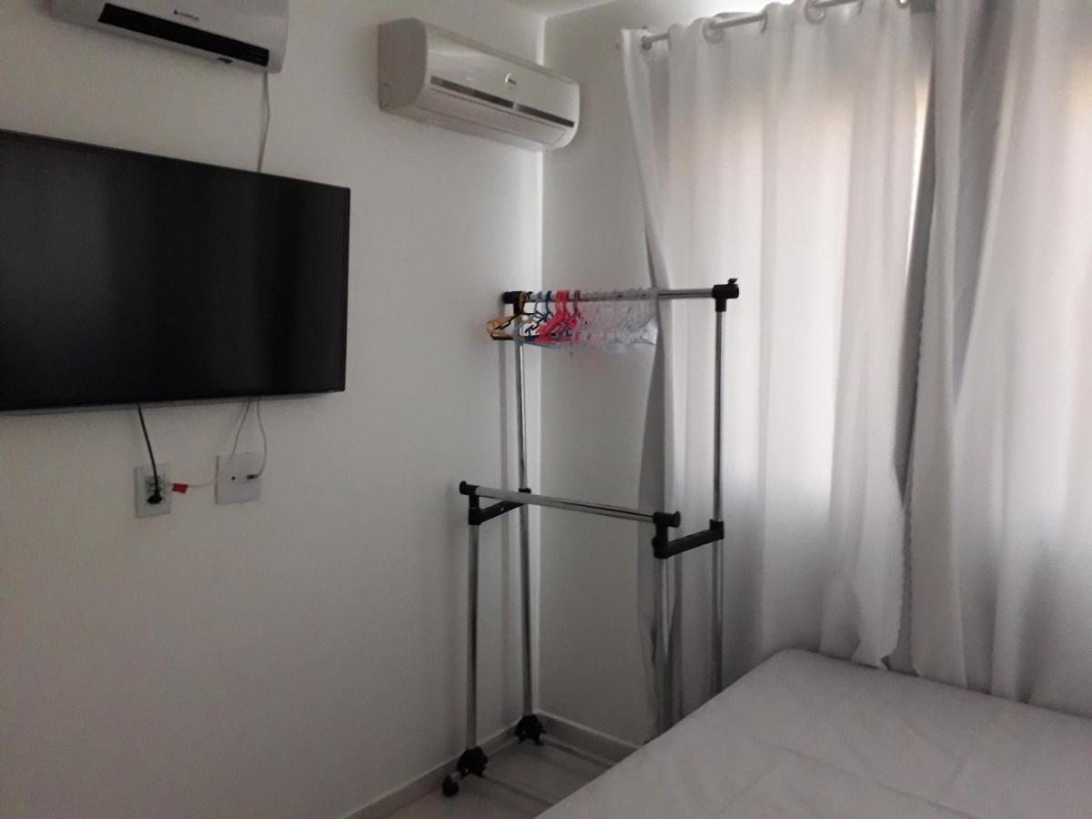 Apartamento Apartamento Em Canasvieiras Mil E Seissentos Metros Da Praia, 5 Carteirinhas Simultaneas De Picina, Ar Condicionado Nos Quartos, Uma Vaga De Garagem E Nao Aceita Animais