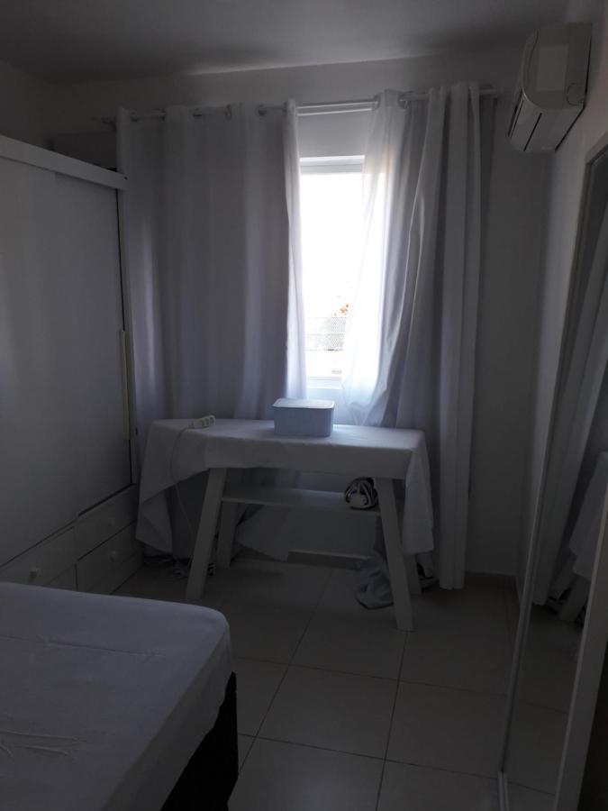 Apartamento Apartamento Em Canasvieiras Mil E Seissentos Metros Da Praia, 5 Carteirinhas Simultaneas De Picina, Ar Condicionado Nos Quartos, Uma Vaga De Garagem E Nao Aceita Animais *