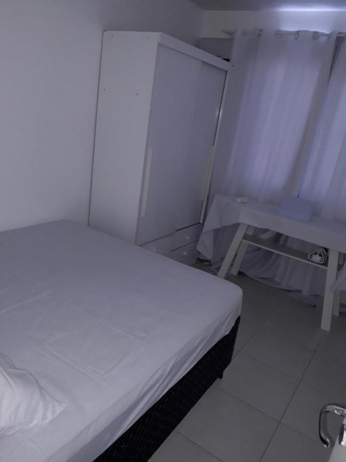 Apartamento Em Canasvieiras Mil E Seissentos Metros Da Praia, 5 Carteirinhas Simultaneas De Picina, Ar Condicionado Nos Quartos, Uma Vaga De Garagem E Nao Aceita Animais Florianópolis