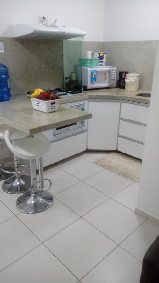 Apartamento Em Canasvieiras Mil E Seissentos Metros Da Praia, 5 Carteirinhas Simultaneas De Picina, Ar Condicionado Nos Quartos, Uma Vaga De Garagem E Nao Aceita Animais Apartamento