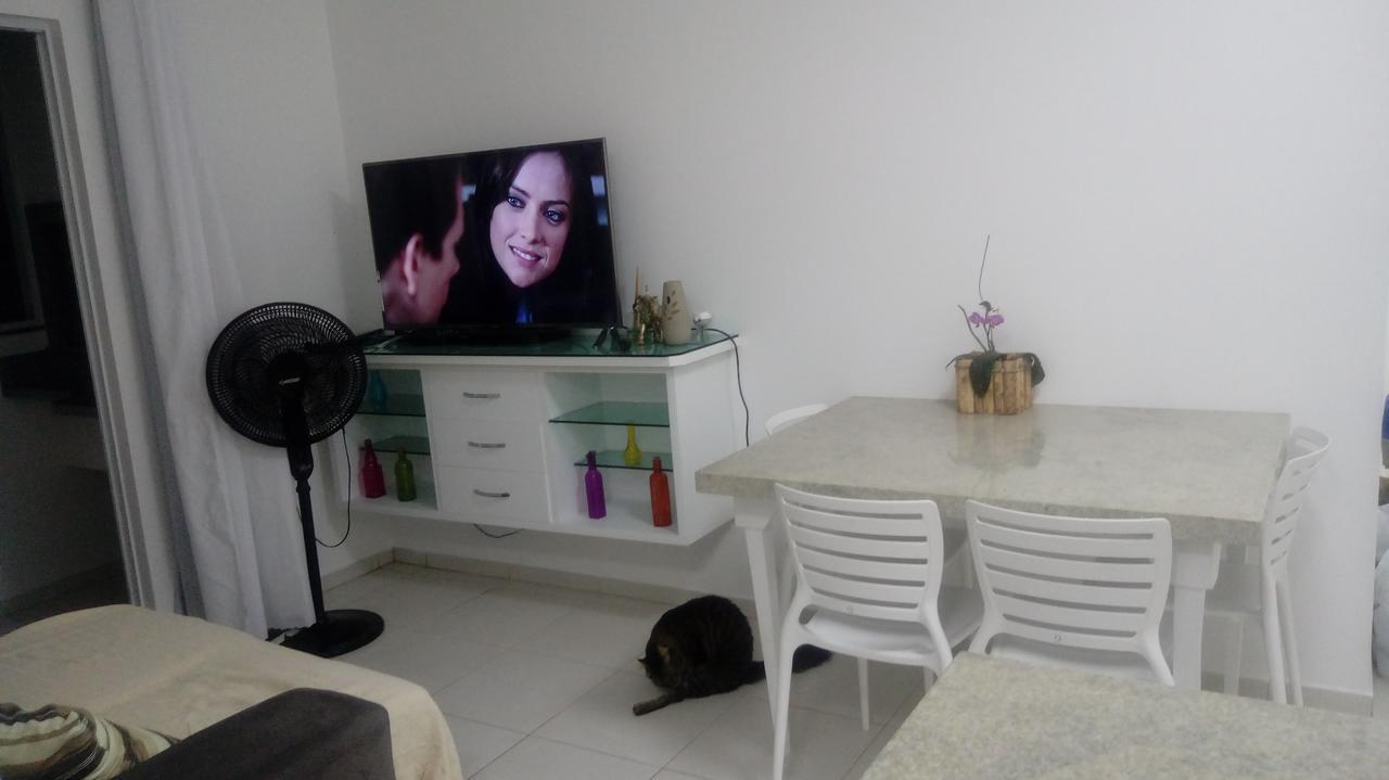 Apartamento Em Canasvieiras Mil E Seissentos Metros Da Praia, 5 Carteirinhas Simultaneas De Picina, Ar Condicionado Nos Quartos, Uma Vaga De Garagem E Nao Aceita Animais