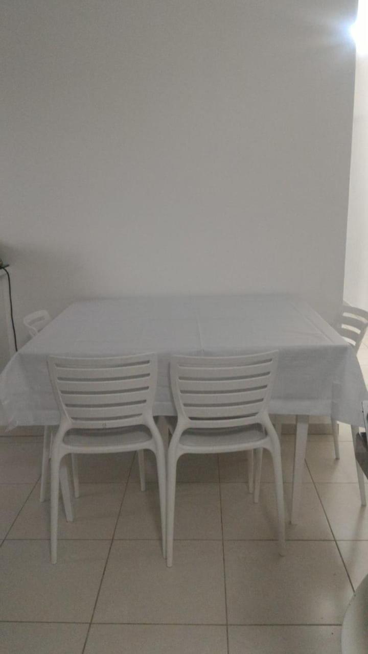 Apartamento Em Canasvieiras Mil E Seissentos Metros Da Praia, 5 Carteirinhas Simultaneas De Picina, Ar Condicionado Nos Quartos, Uma Vaga De Garagem E Nao Aceita Animais Apartamento *